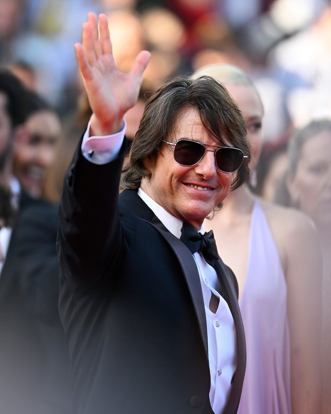 Tom Cruise Waving